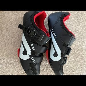 New womens 41 peloton shoes with cleat